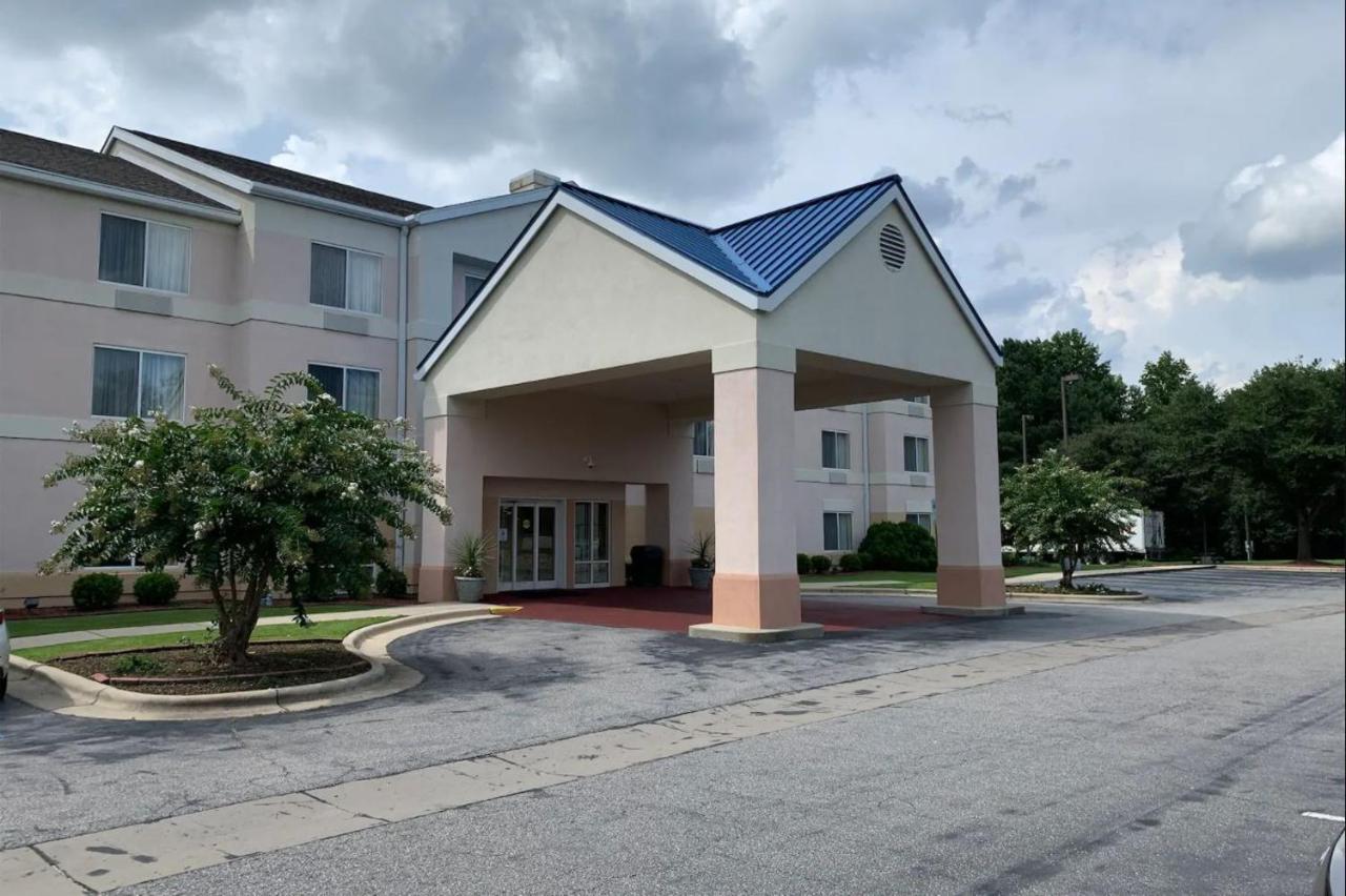 Country Inn & Suites By Radisson, Fayetteville I-95, Nc מראה חיצוני תמונה