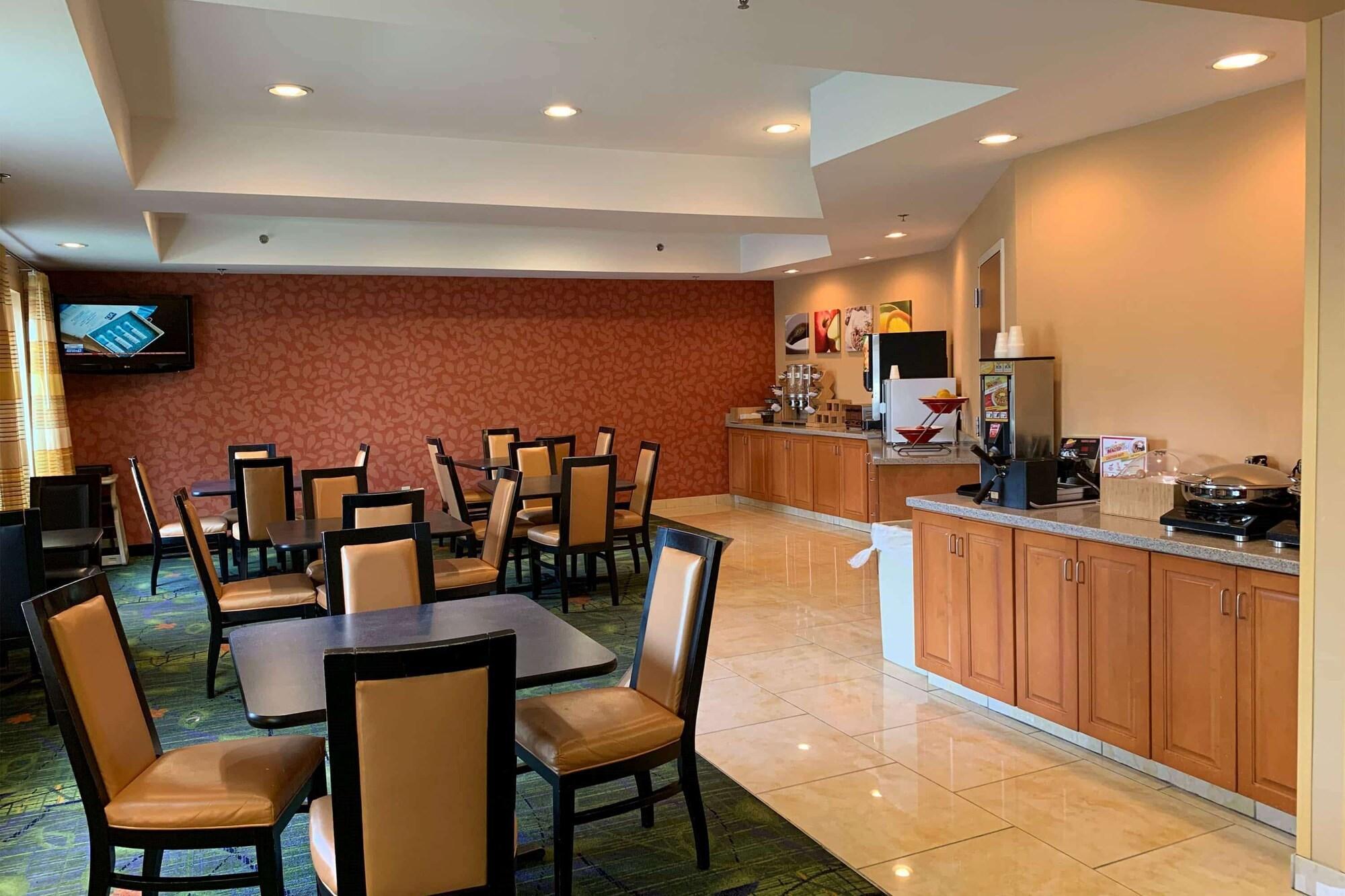 Country Inn & Suites By Radisson, Fayetteville I-95, Nc מראה חיצוני תמונה