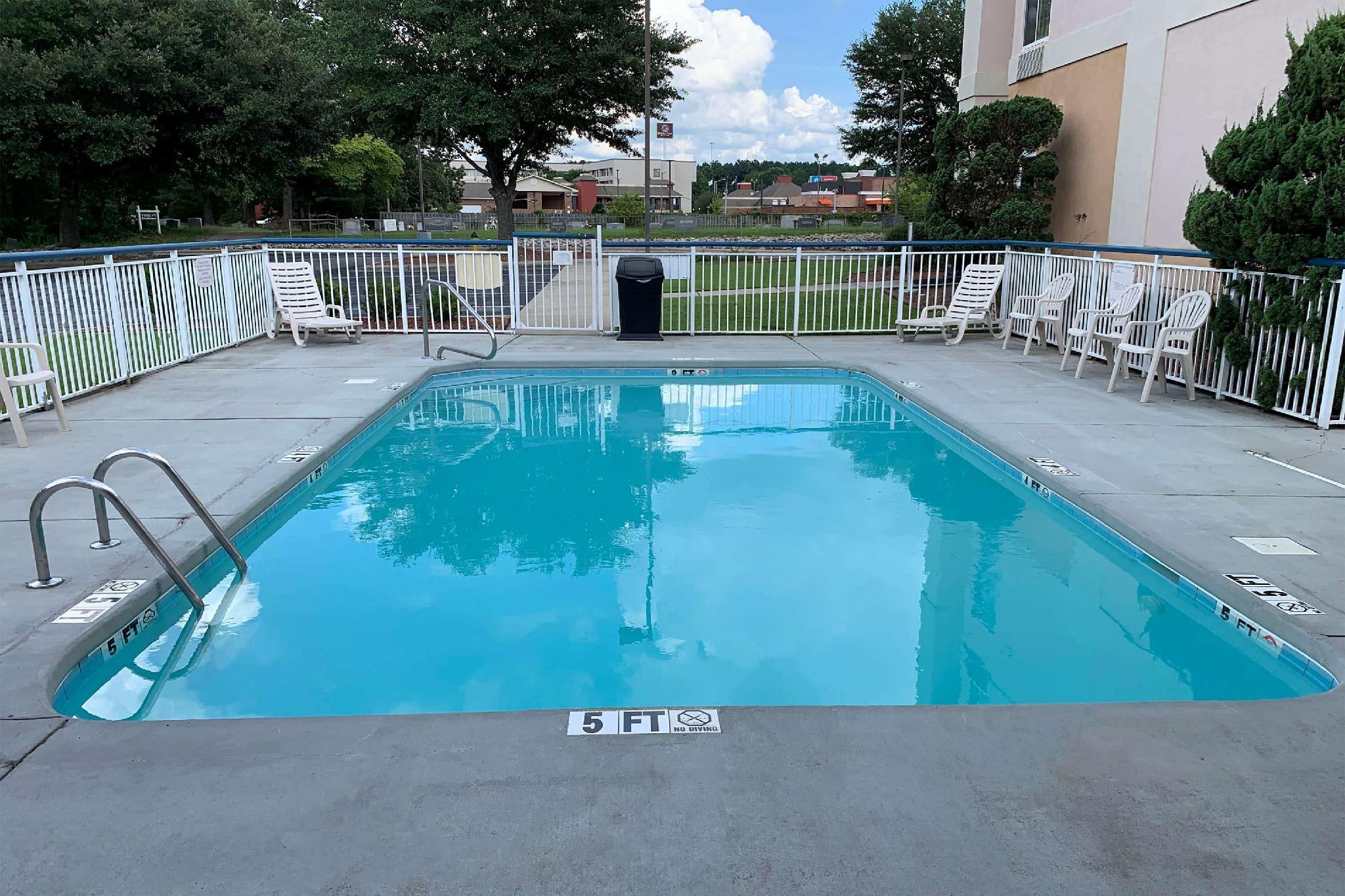 Country Inn & Suites By Radisson, Fayetteville I-95, Nc מראה חיצוני תמונה
