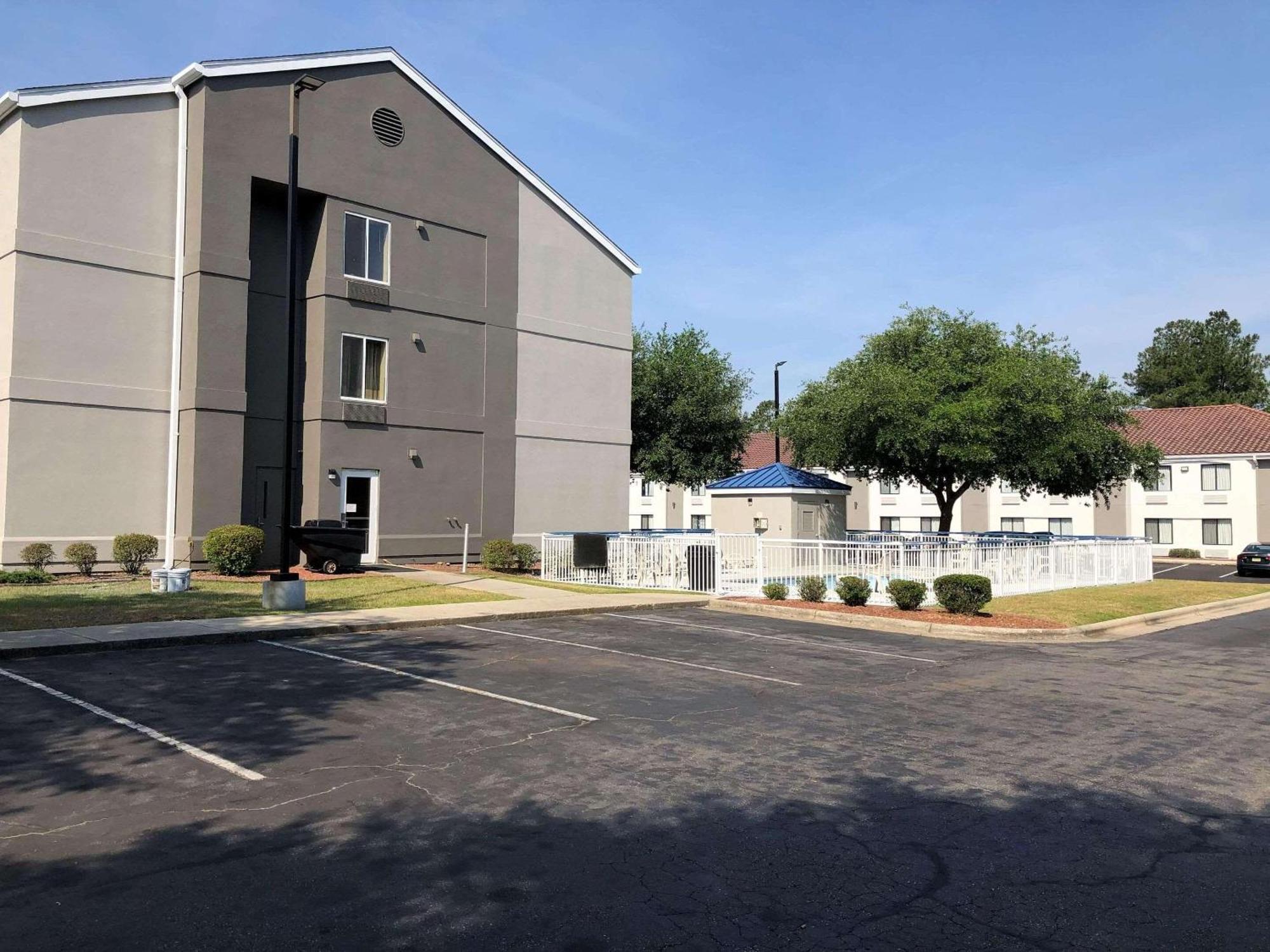 Country Inn & Suites By Radisson, Fayetteville I-95, Nc מראה חיצוני תמונה