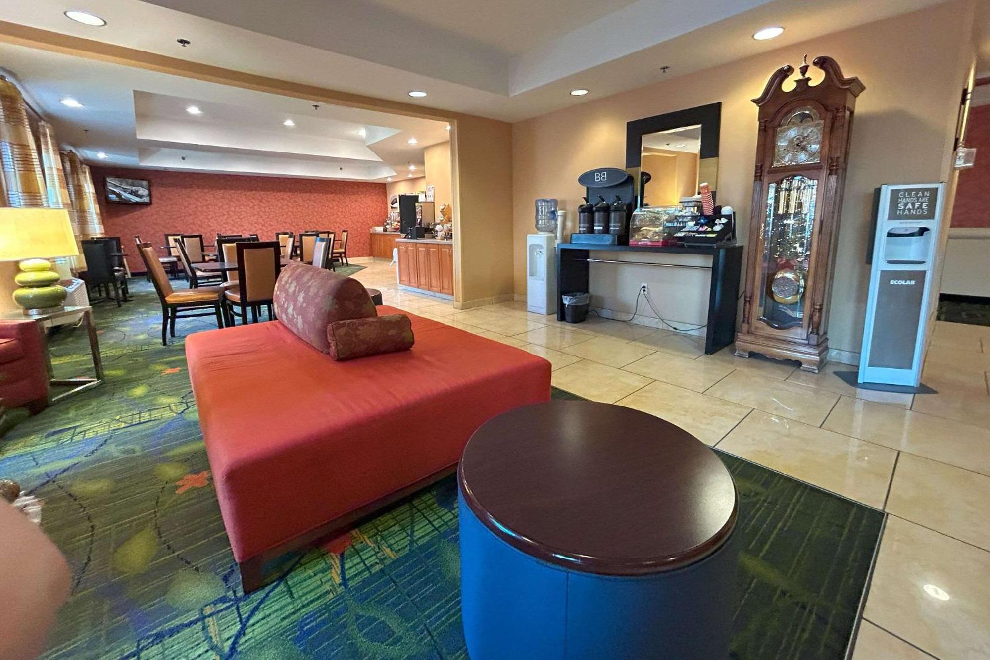 Country Inn & Suites By Radisson, Fayetteville I-95, Nc מראה חיצוני תמונה
