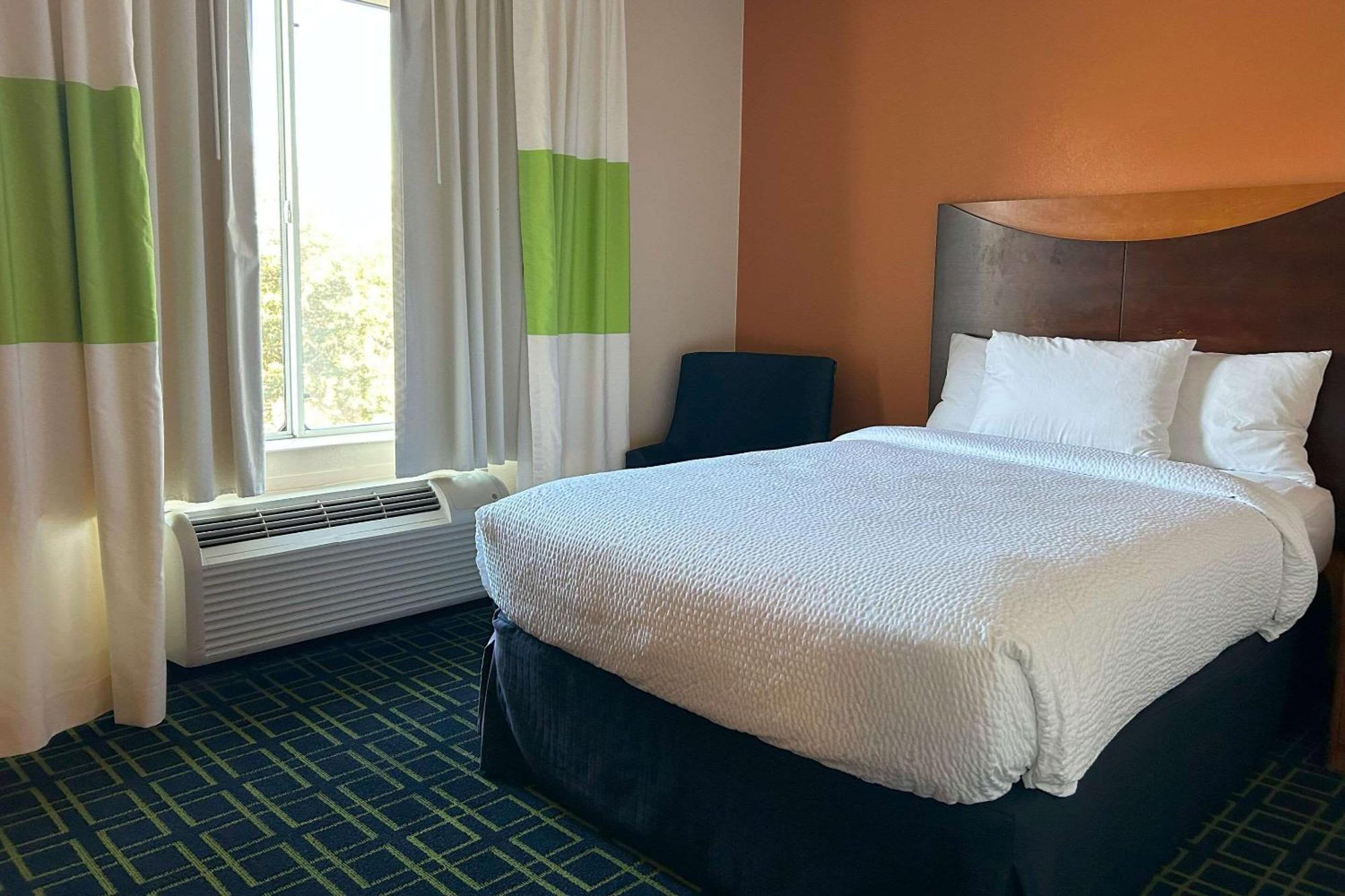 Country Inn & Suites By Radisson, Fayetteville I-95, Nc מראה חיצוני תמונה
