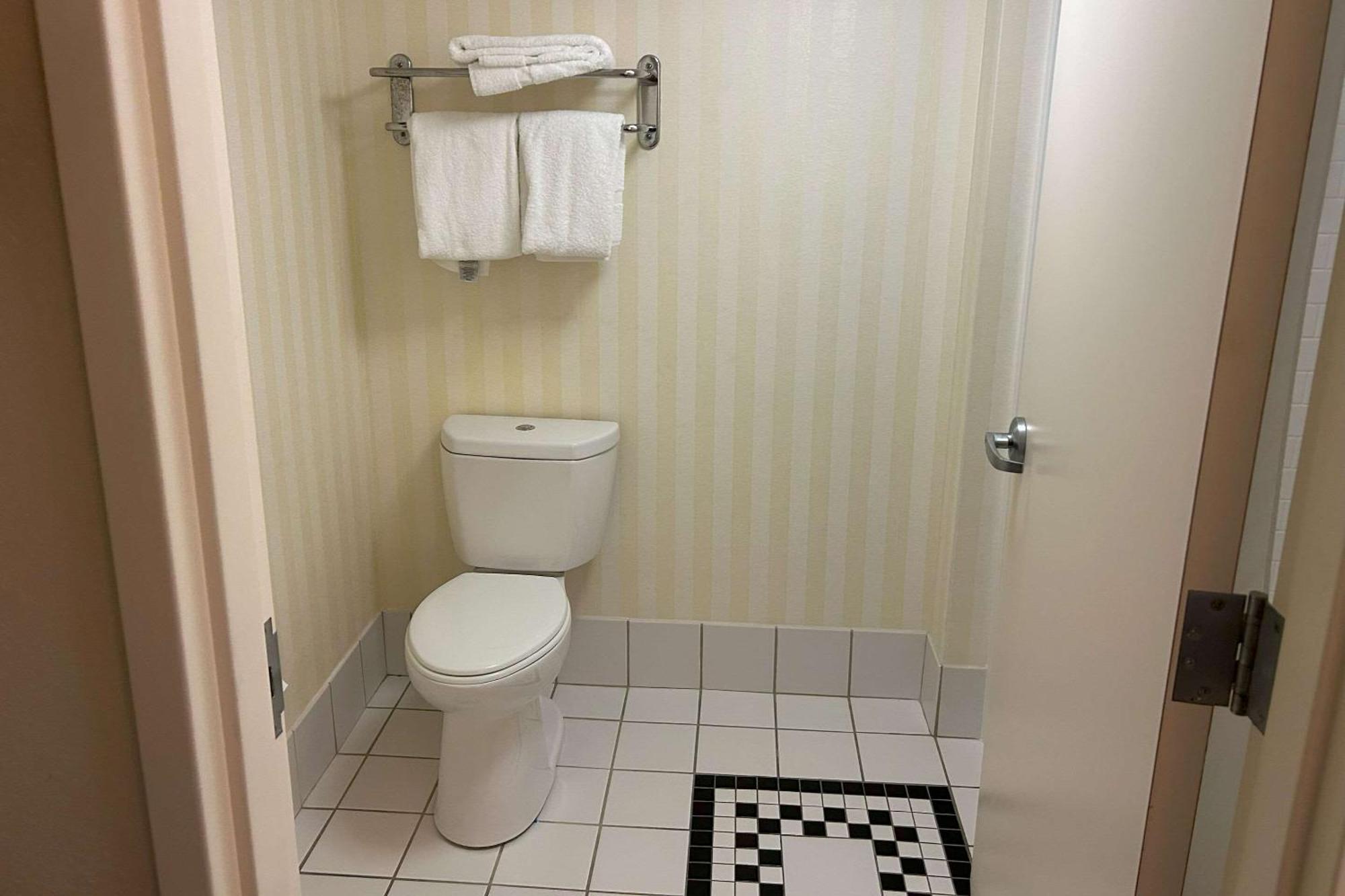 Country Inn & Suites By Radisson, Fayetteville I-95, Nc מראה חיצוני תמונה